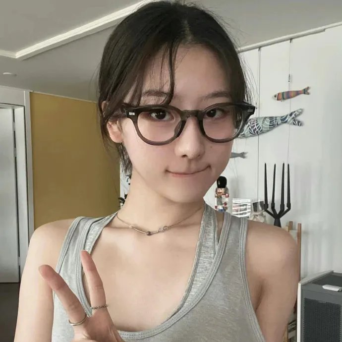 我才不要和人类恋爱呢 海报